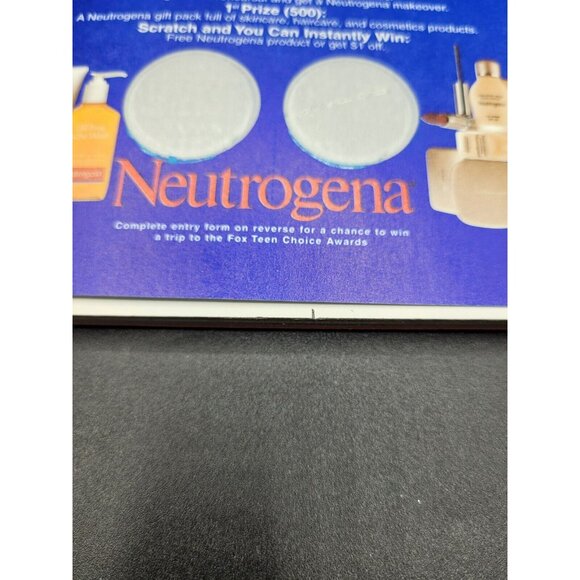 JENNIFER ANISTON - SEVENTEEN Magazine August 2000 - Excellent Condition - Picture 5 of 10